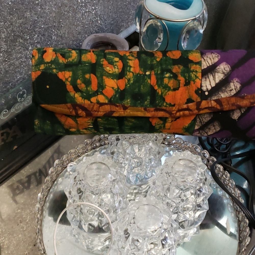 HANDMADE TIE DYED CLUTCH PURSE